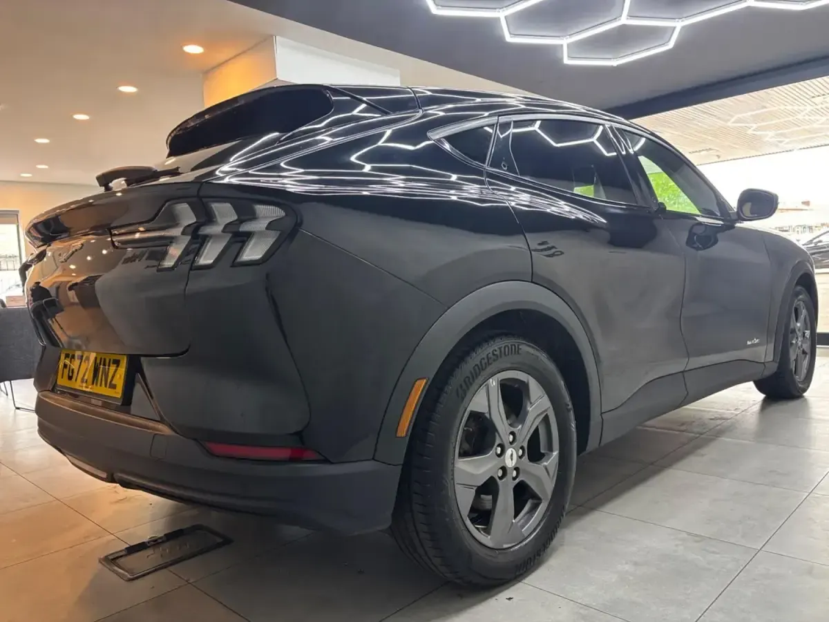 Usado Ford Mustang Standard Range 269 CV (197 kW) 2022 Negro Utilitario