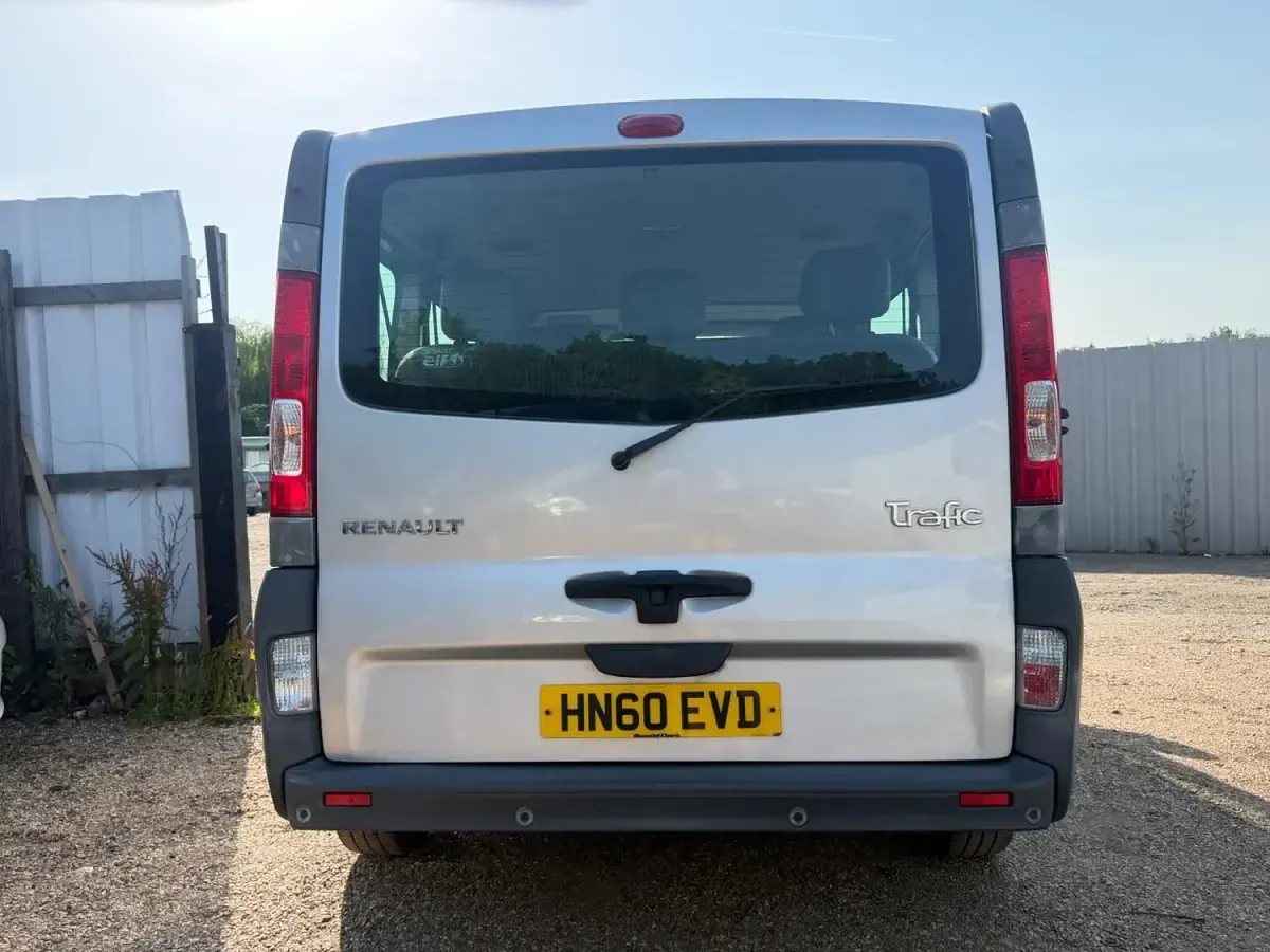 Used Renault Trafic 115 HP (84 kW) 2010 Silver MPV