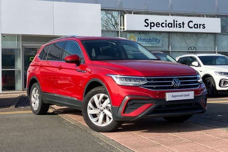 Red Used 2024 VW Tiguan Allspace Life SUV | £29,495 (Fair price) - Image 1/4