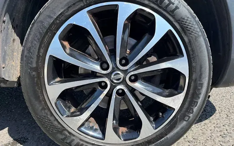 Used Nissan Qashqai N-TEC 117 HP (86 kW) 2012 Silver SUV