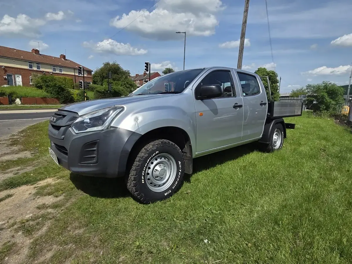 Used Isuzu D-Max 164 HP (120 kW) 2018 Silver