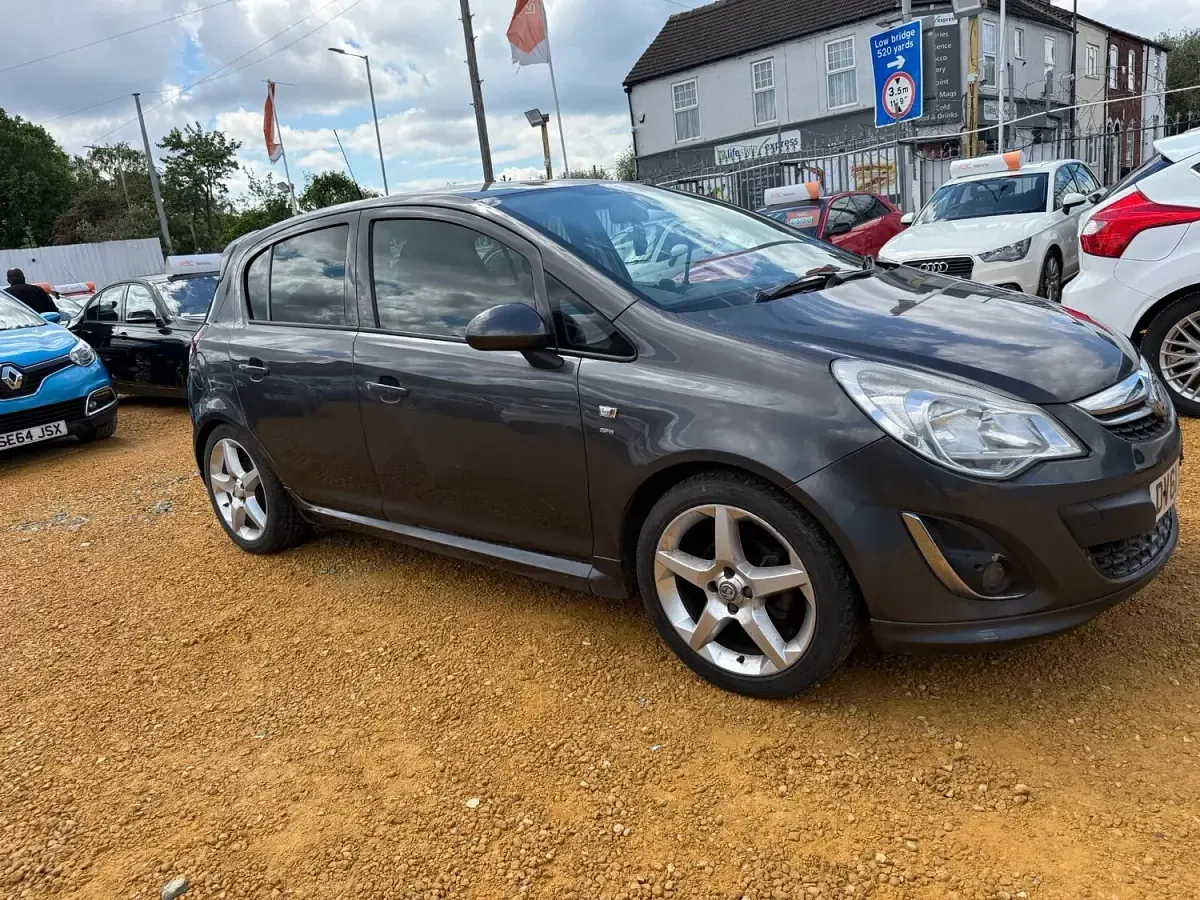 Used Vauxhall Corsa SRi 100 HP (73 kW) 2011 Grey Hatchback
