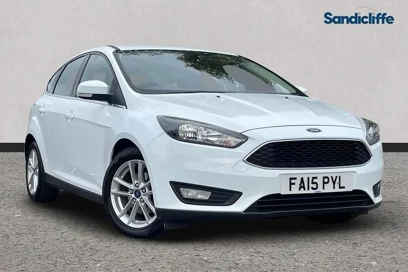 White Used 2015 Ford Focus Zetec Hatchback | £5,922 (Fair price) - Image 1/4