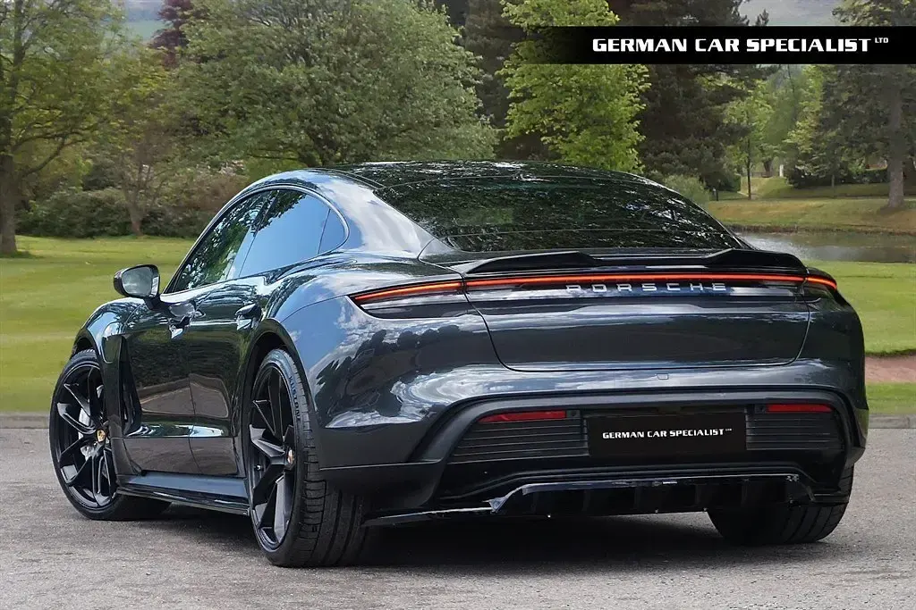 Usado Porsche Taycan 300 kW (408 HP) 2022 Cinzento Sedan