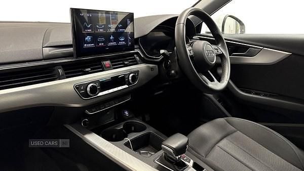 Used Audi A4 Comfort 150 HP (110 kW) 2023 White Sedan