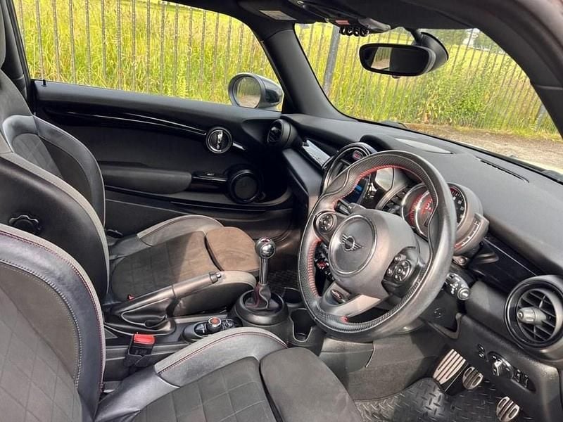 Używany Mini John Cooper Works Comfort 231 KM (169 kW) 2020 Biały Hatchback