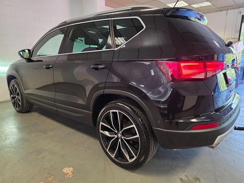Usado Seat Ateca 4Drive 150 HP (110 kW) 2017 Preto SUV