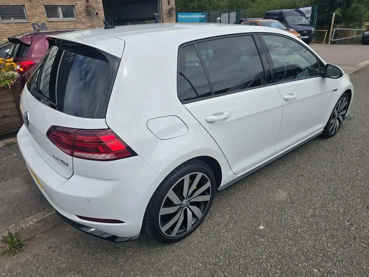 Used VW Golf VII R-line 150 HP (110 kW) 2018 White Hatchback