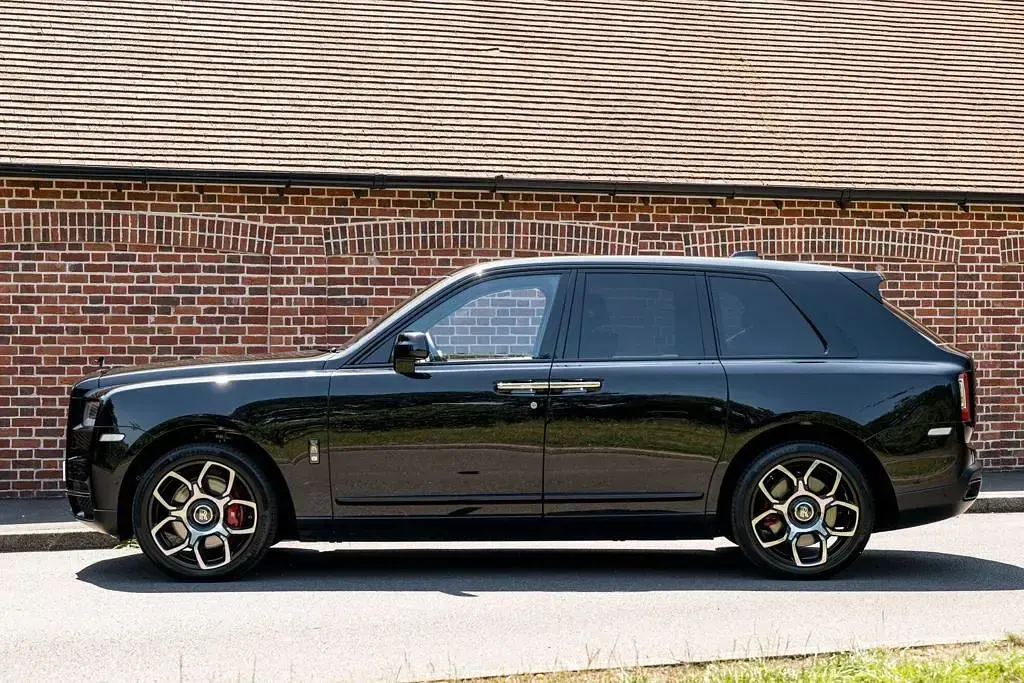 Used Rolls Royce Cullinan 571 HP (419 kW) 2021 Black SUV