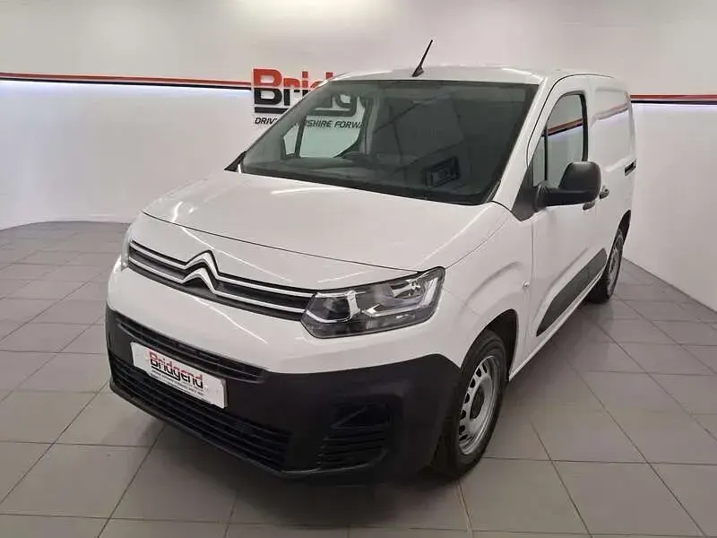 Used Citroën Berlingo 100 HP (73 kW) 2023 White MPV
