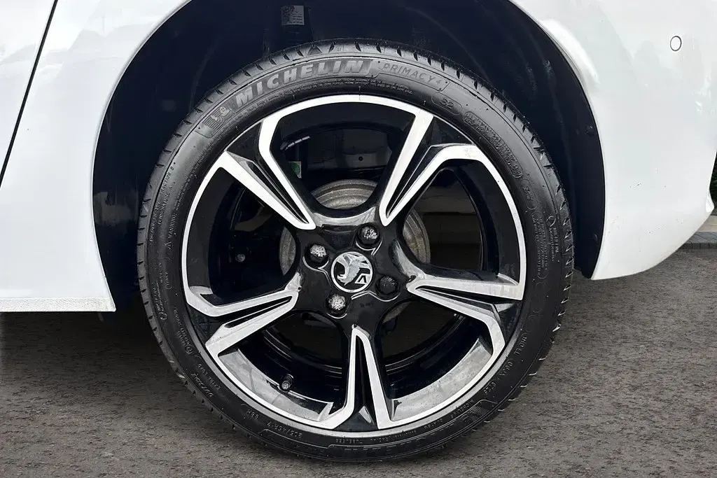 Używany Vauxhall Corsa S 100 KM (73 kW) 2025 Biały Hatchback