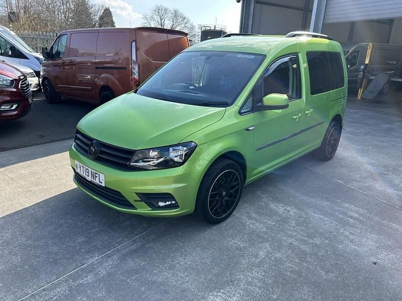 Used VW Caddy Maxi Life Life 102 HP (75 kW) 2019 Green MPV
