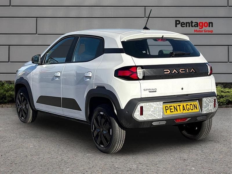 Used Dacia Spring Extreme 47 kW (65 HP) 2025 Polar white Hatchback