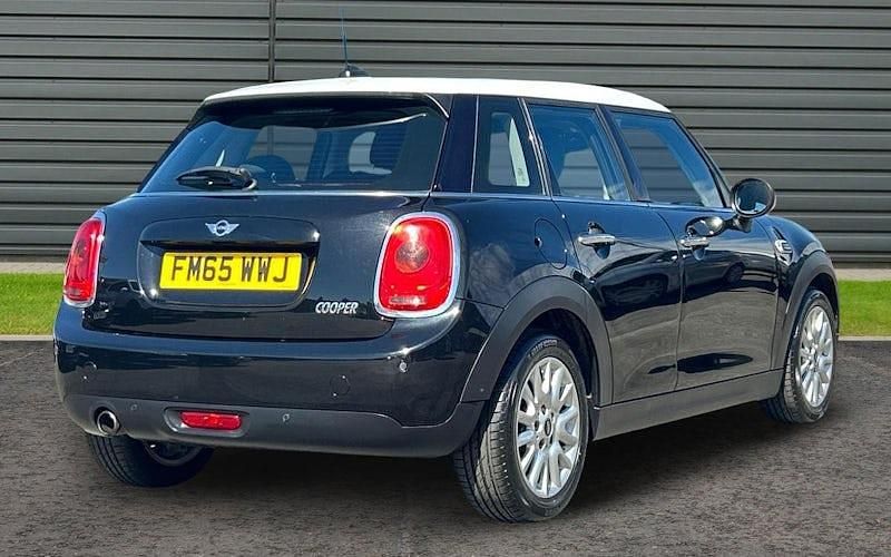 Usado Mini Cooper Hatch 136 HP (100 kW) 2016 Preto Citadino