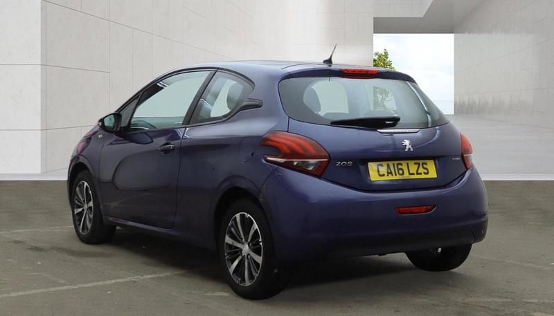 Used Peugeot 208 2016 Blue Hatchback