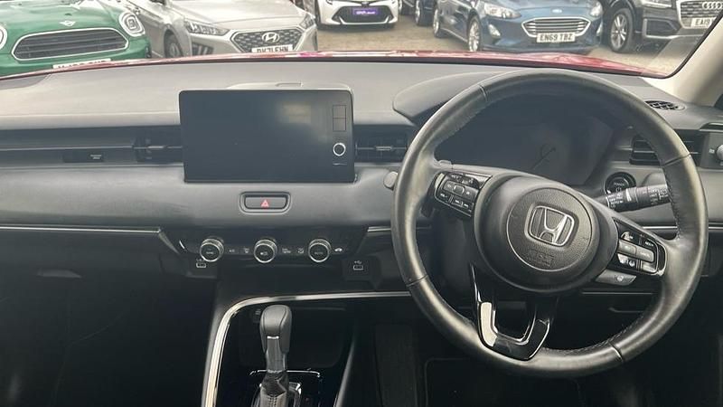 Used Honda HR-V Advance 131 HP (96 kW) 2022 Premium  crystal red SUV