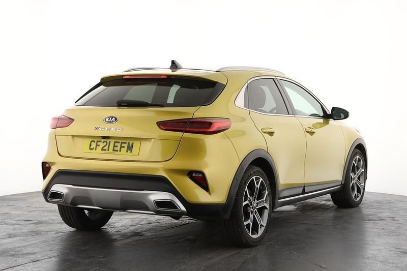 Usado Kia XCeed 160 HP (117 kW) 2021 Amarelo SUV