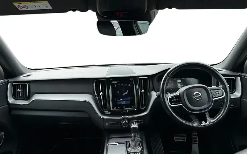Used Volvo XC60 R-Design 235 HP (172 kW) 2019 SUV