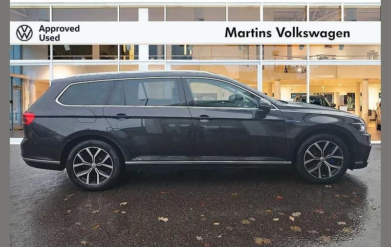 Used VW Passat GTE 218 HP (160 kW) 2019 Grey Estate