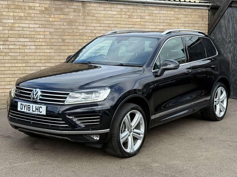Black Used 2018 VW Touareg R-line Plus SUV | £19,995 (Good price) - Image 1/3