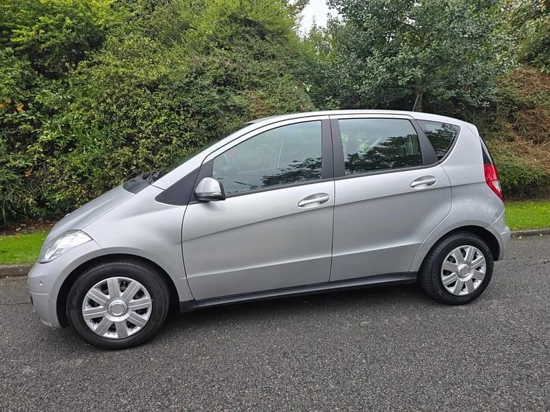 Silver Used 2010 Mercedes A160 Classic Hatchback | £3,749 (Fair price) - Image 1/4