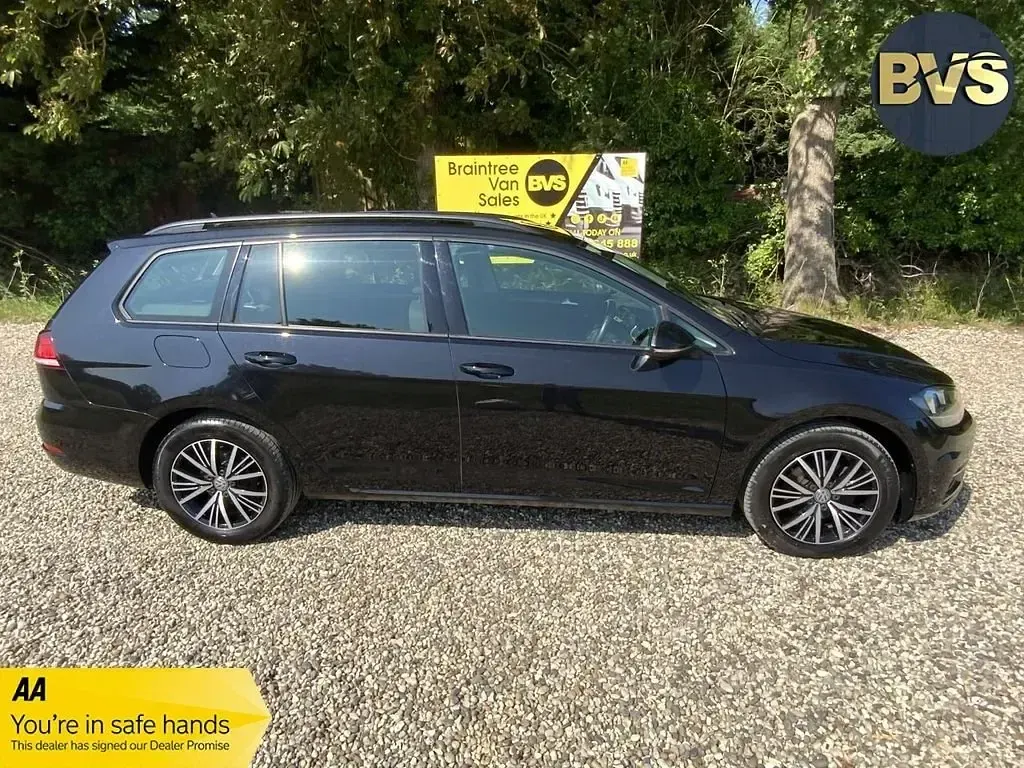 Używany VW Golf VII SE 115 KM (84 kW) 2019 Czarny Kombi