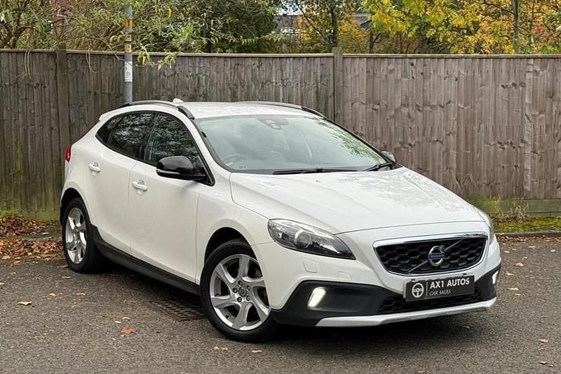 White Used 2013 Volvo V40 CC Estate | £5,750 (Fair price) - Image 1/1