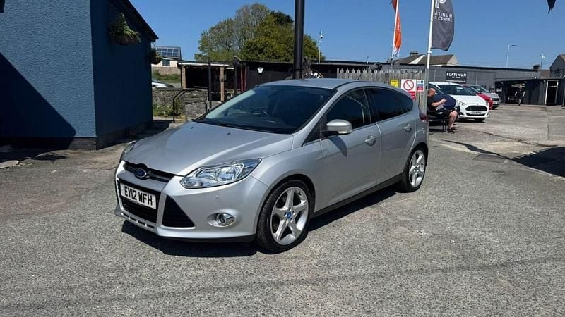Begagnad Ford Focus Titanium 2012 Silver Halvkombi
