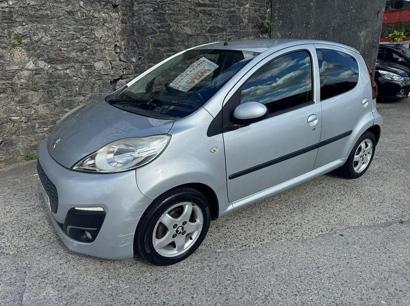 Silver Used 2013 Peugeot 107 Allure Hatchback | £1,995 (Fair price) - Image 1/4
