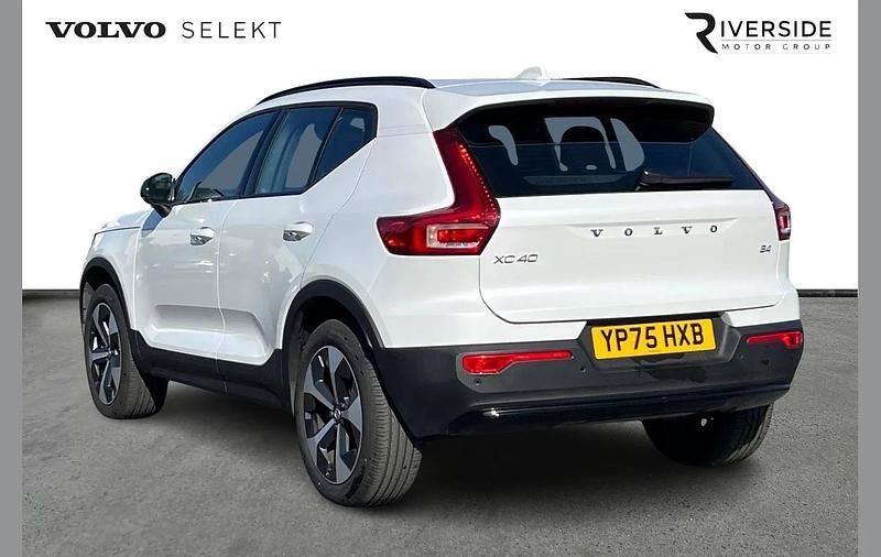 Used Volvo XC40 Plus 197 HP (144 kW) 2025 Crystal white SUV