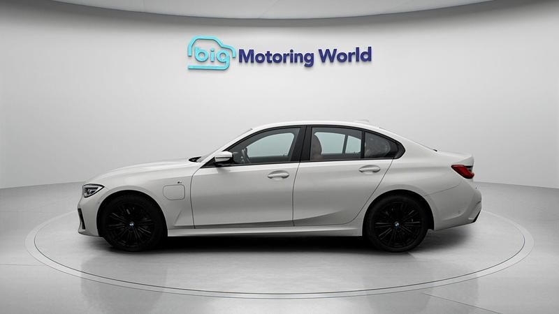 Used BMW 330e M Sport 292 HP (214 kW) 2021 White Sedan
