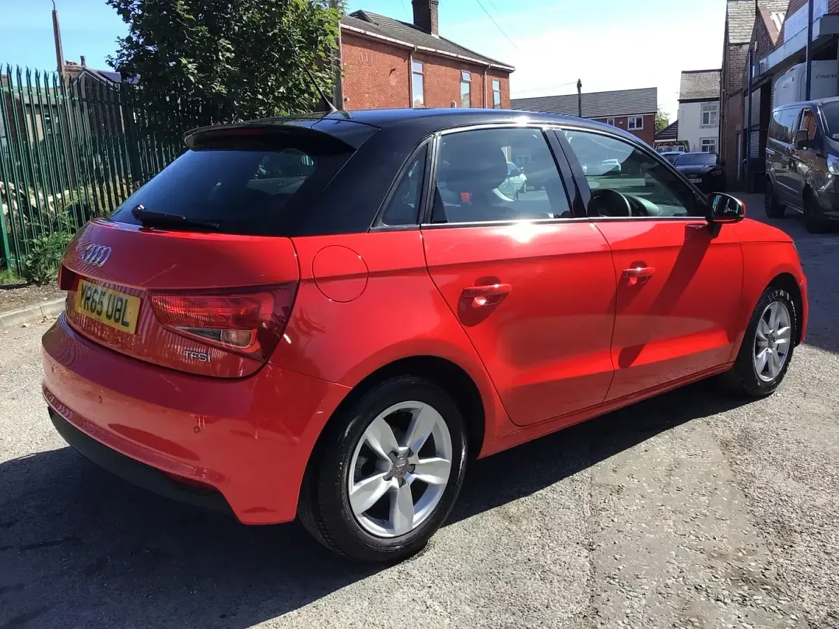 Used Audi A1 Sportback Design 95 HP (69 kW) 2015 Red Hatchback