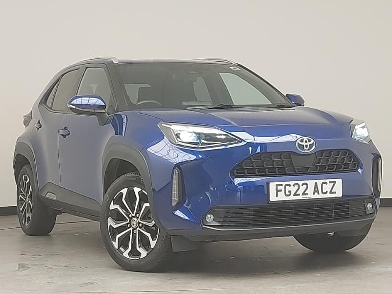 Blue Used 2022 Toyota Yaris Hybrid Design Estate | £18,498 (Fair price) - Image 1/4