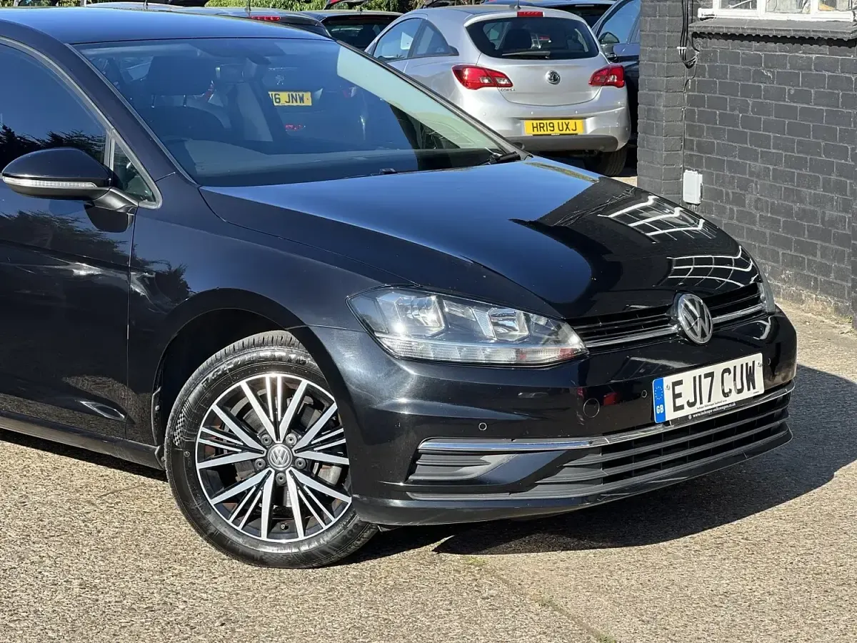 Used VW Golf VII SE 150 HP (110 kW) 2017 Black Hatchback