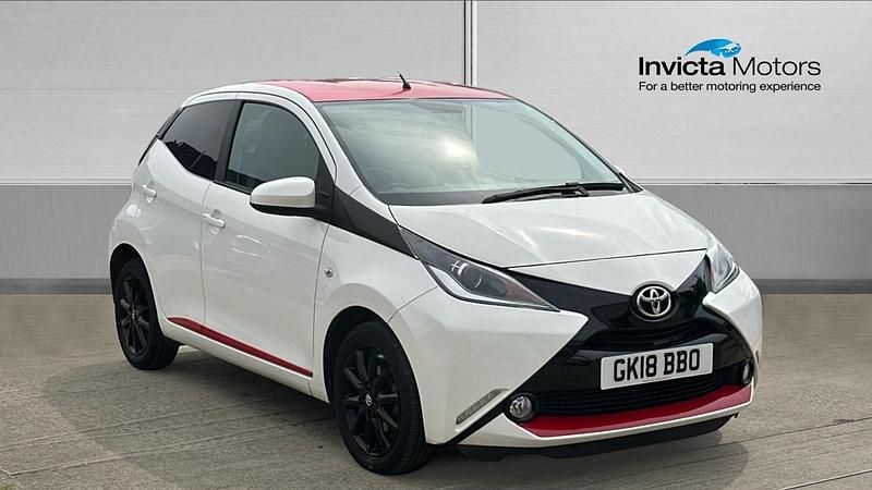 White Used 2018 Toyota Aygo x-press Hatchback | £9,500 (Fair price) - Image 1/4