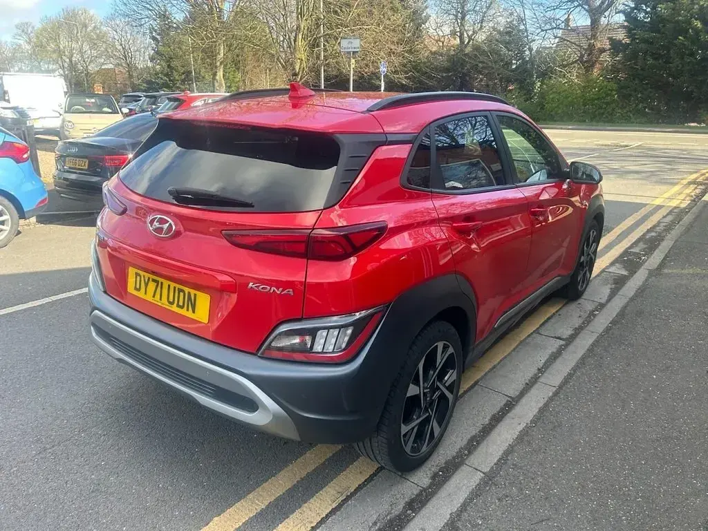 Used Hyundai Kona Premium 120 HP (88 kW) 2021 Red SUV
