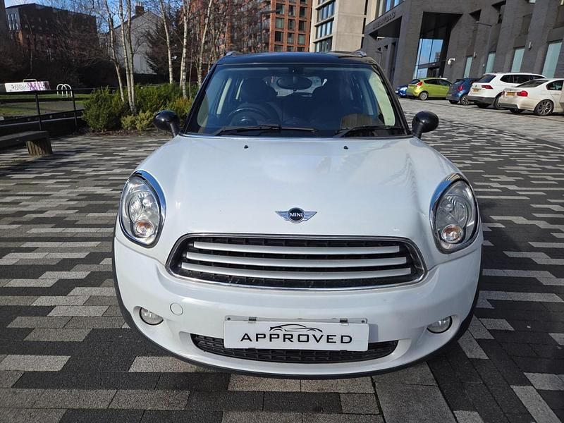 Used Mini Cooper D 2014 White Hatchback