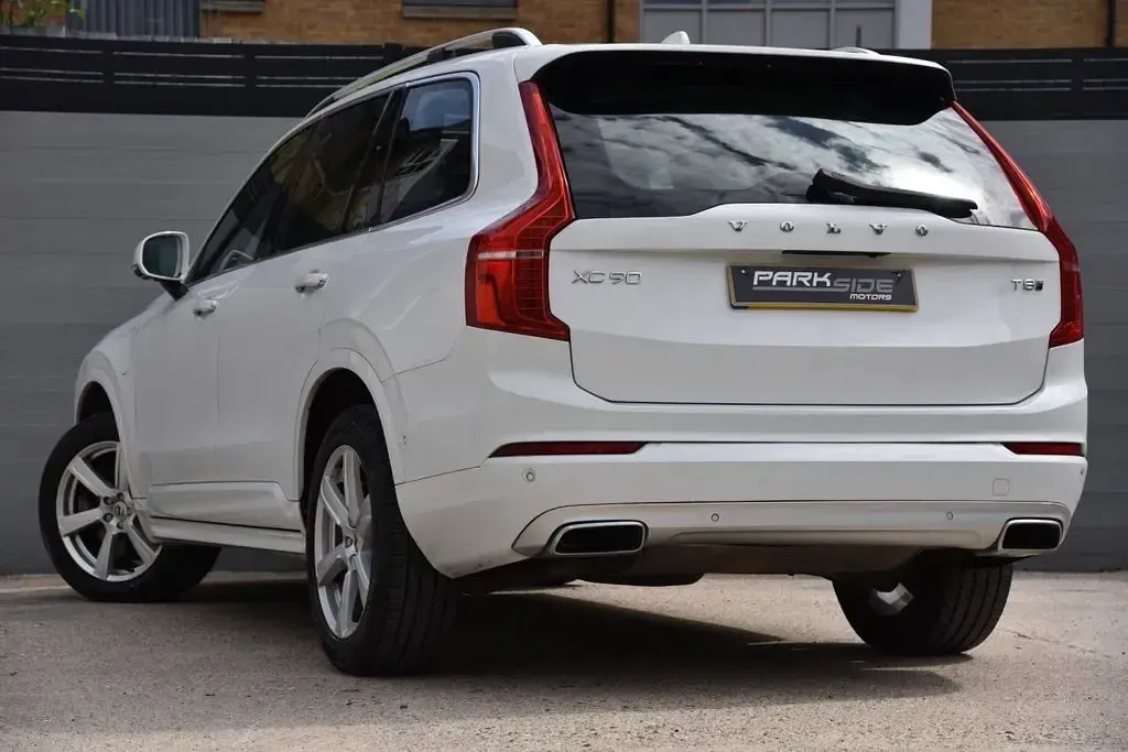 Used Volvo XC90 Momentum 2018 White SUV