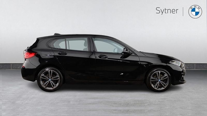 Used BMW 118 Sport Line 134 HP (98 kW) 2023 Black Hatchback