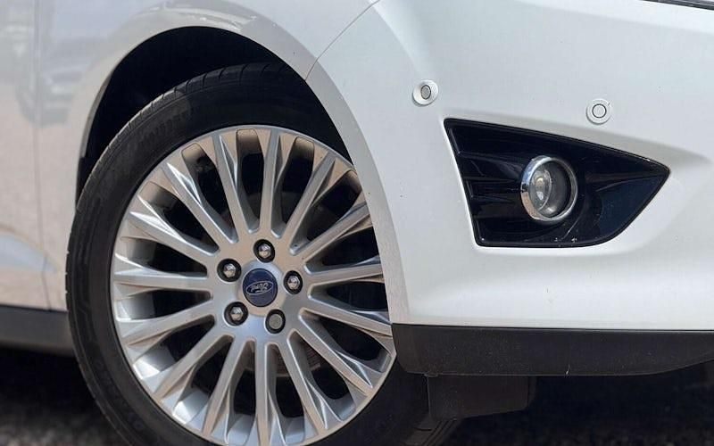 Used Ford C-MAX Titanium 116 HP (85 kW) 2014 White MPV