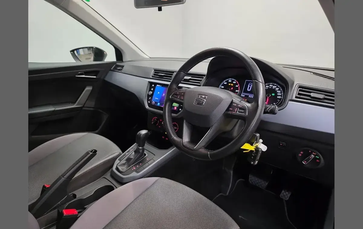 Begagnad Seat Arona SE Technology 108 HK (79 kW) 2021 Svart SUV