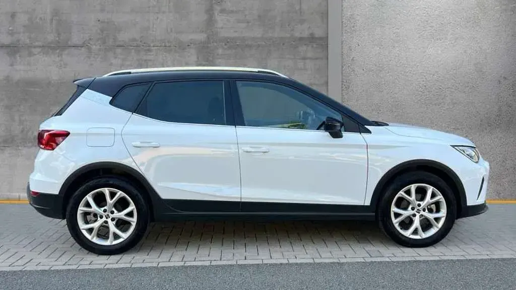 Used Seat Arona FR 115 HP (84 kW) 2024 White SUV