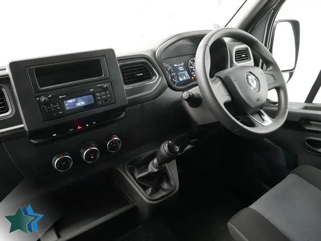 Used Renault Master 135 HP (99 kW) 2023 Grey MPV
