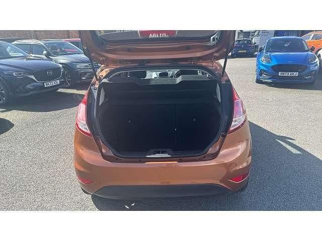 Used Ford Fiesta Zetec 101 HP (74 kW) 2017 Brown Hatchback