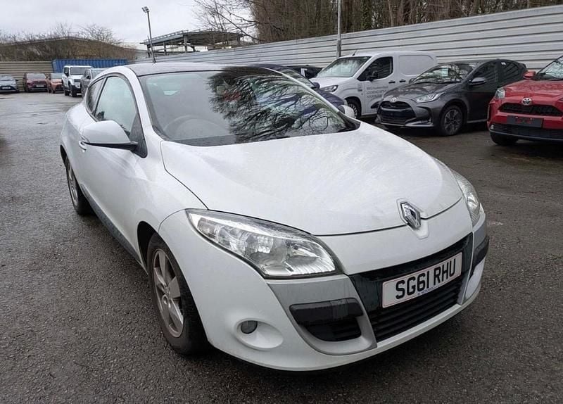 Used Renault Mégane Coupé Dynamique 2011 White Coupe