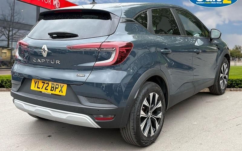 Usado Renault Captur Evolution 143 HP (105 kW) 2023 Azul SUV