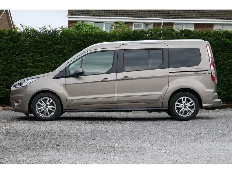 Used Ford Grand Tourneo Connect Titanium 120 HP (88 kW) 2020 Silver MPV