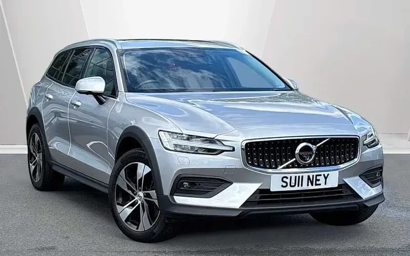 Used Volvo V60 CC 250 HP (183 kW) 2021 Estate