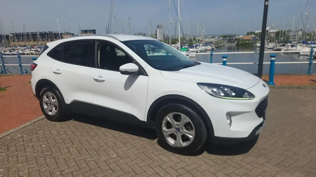 Used Ford Kuga Zetec 120 HP (88 kW) 2021 White SUV