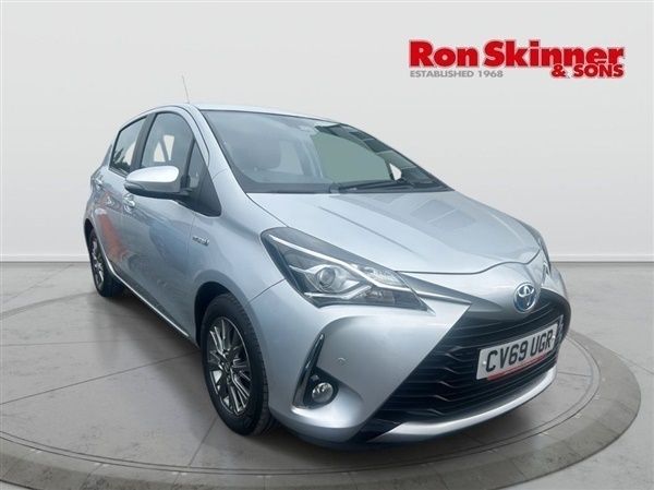 Silver Used 2020 Toyota Yaris Hatchback | £12,699 (Fair price) - Image 1/1